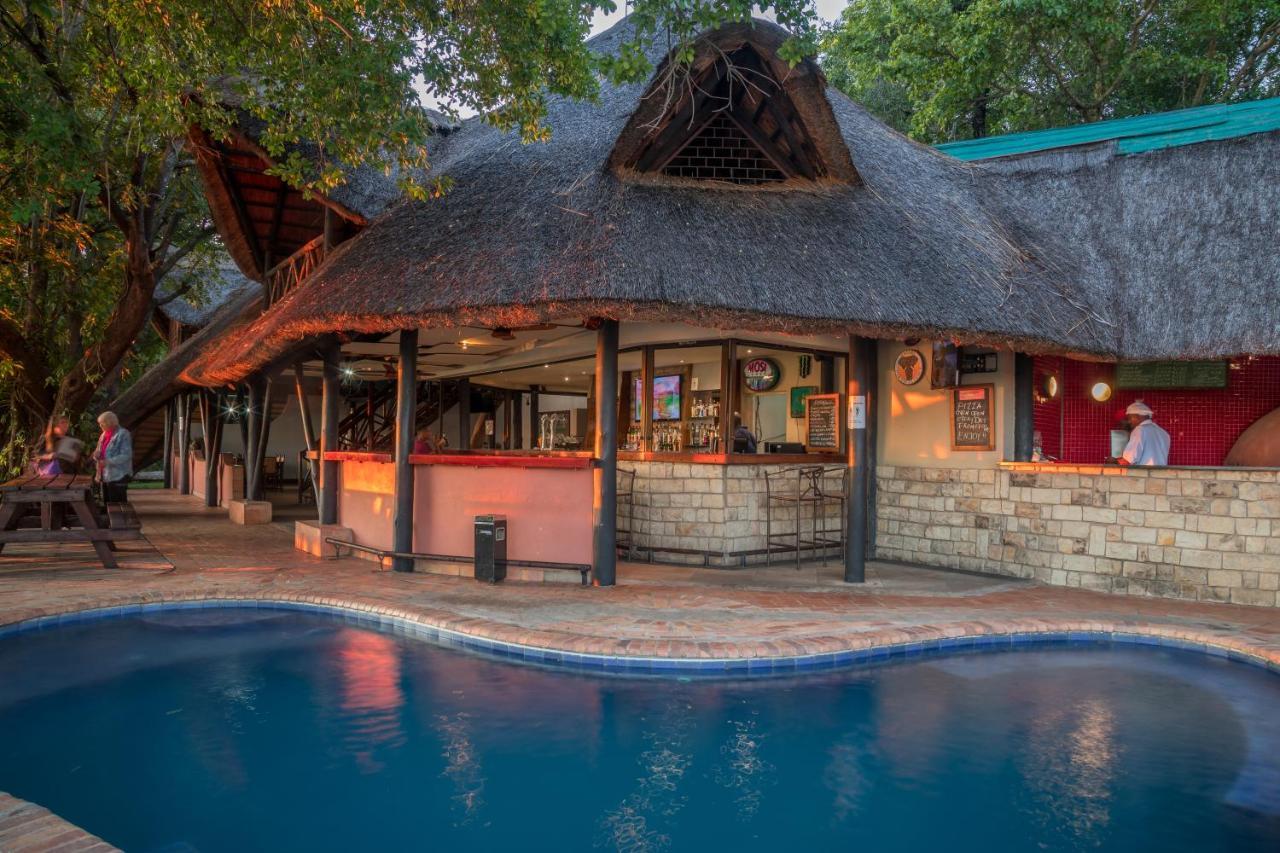 The Victoria Falls Waterfront Livingstone Extérieur photo
