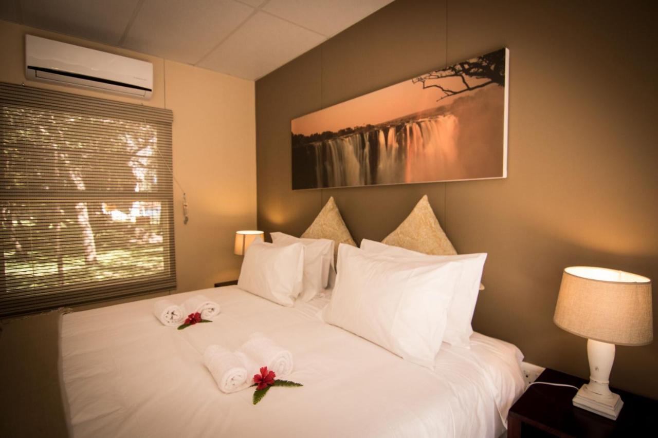 The Victoria Falls Waterfront Livingstone Extérieur photo