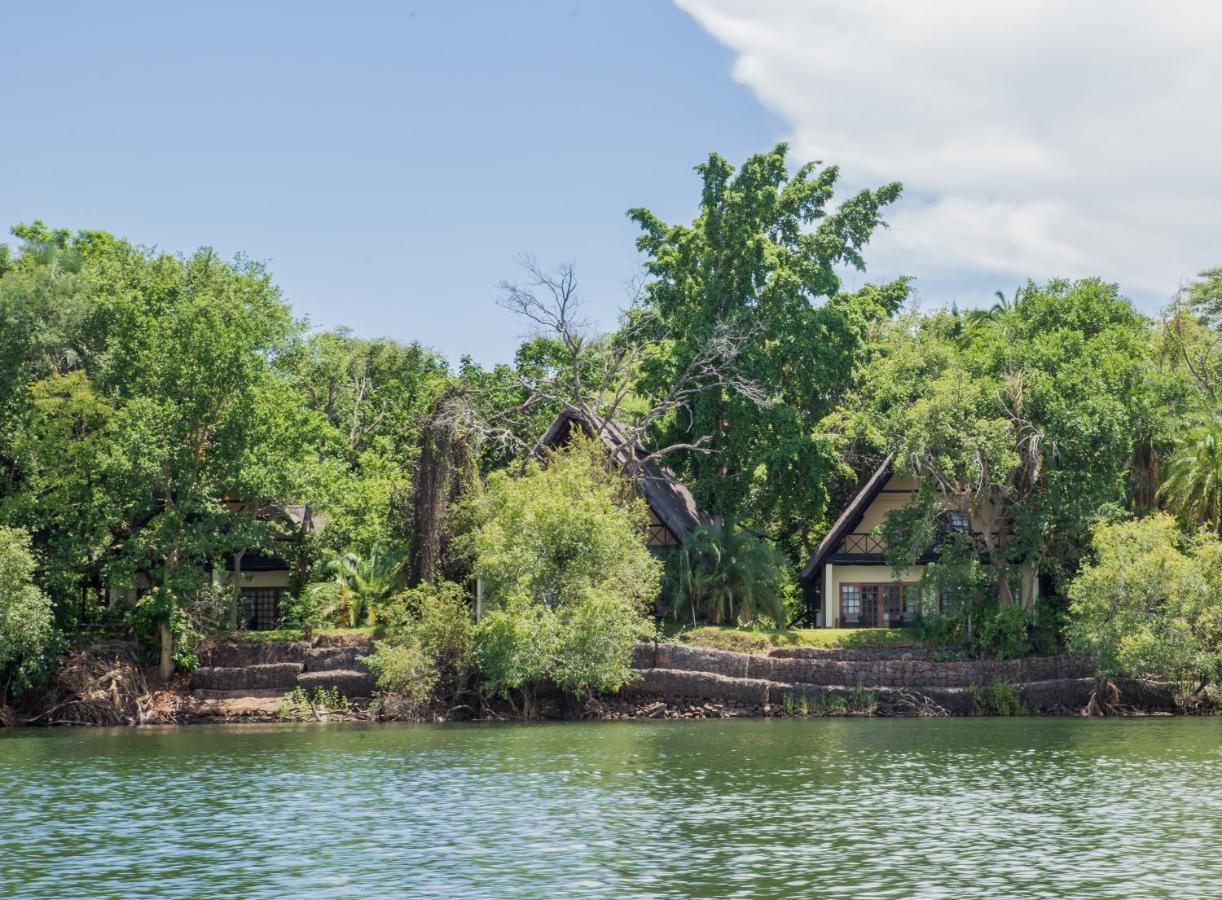 The Victoria Falls Waterfront Livingstone Extérieur photo