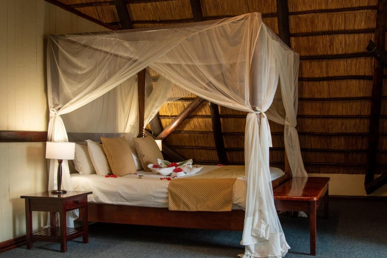 The Victoria Falls Waterfront Livingstone Extérieur photo