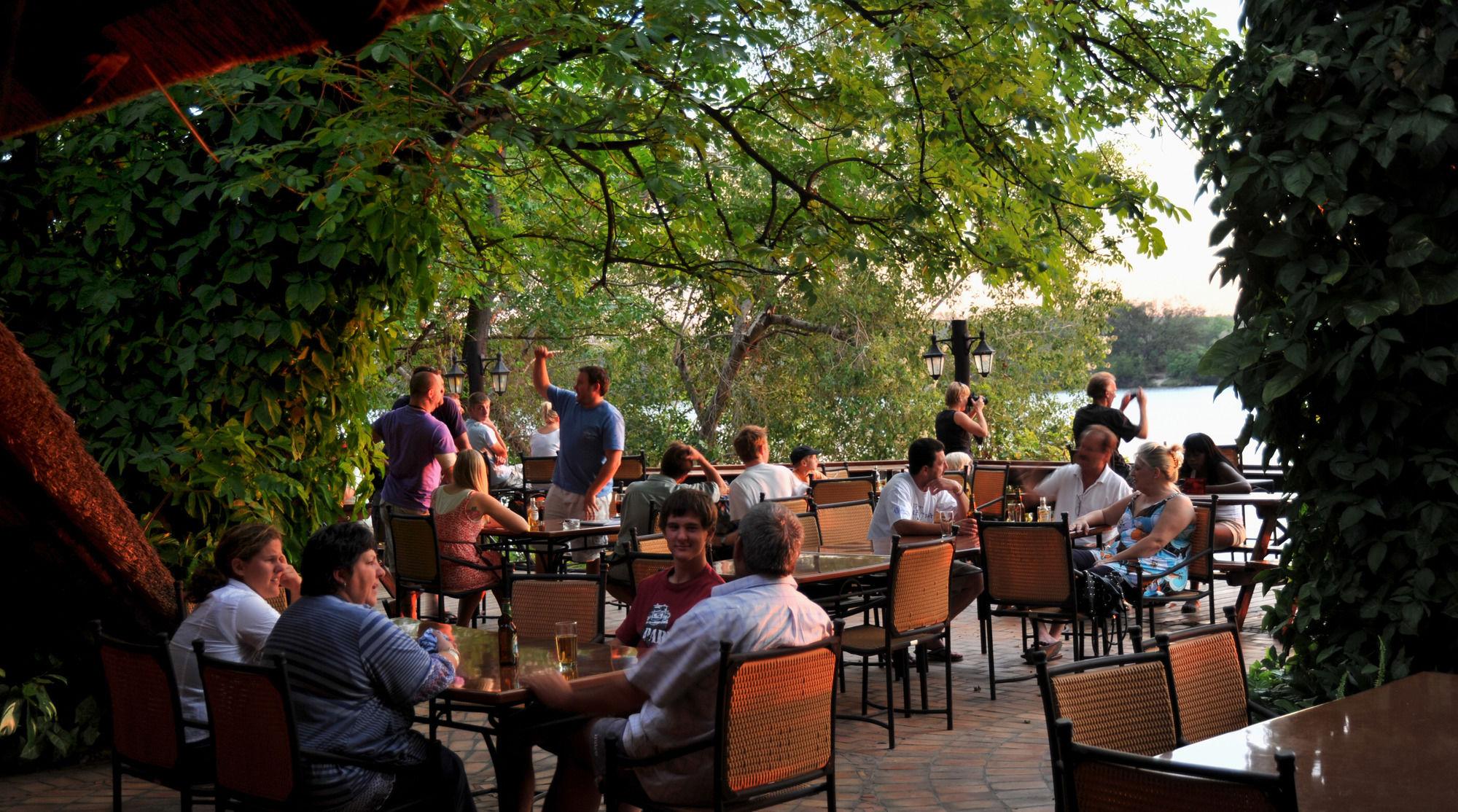 The Victoria Falls Waterfront Livingstone Extérieur photo