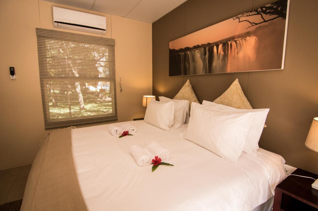 The Victoria Falls Waterfront Livingstone Extérieur photo