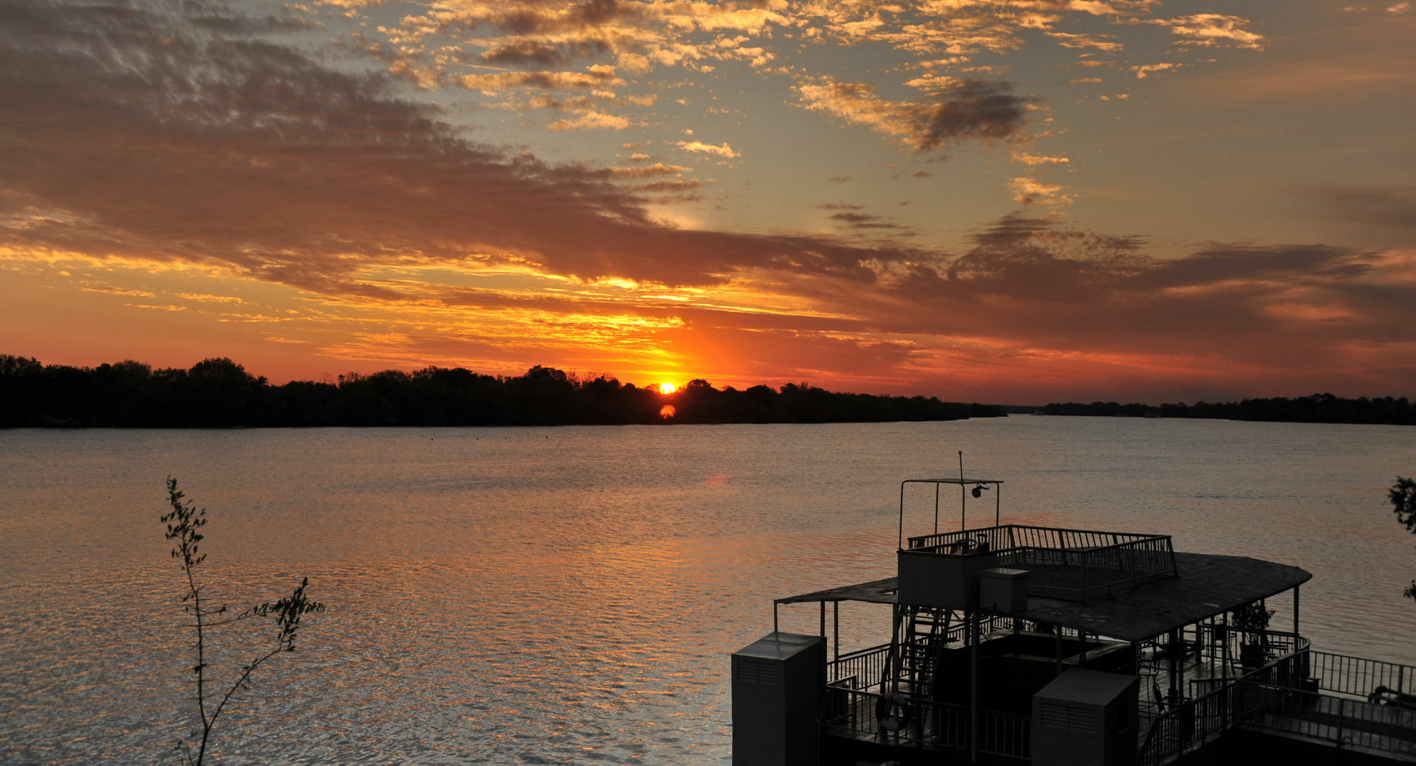 The Victoria Falls Waterfront Livingstone Extérieur photo